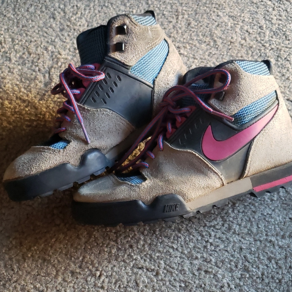 Nike ACG boots